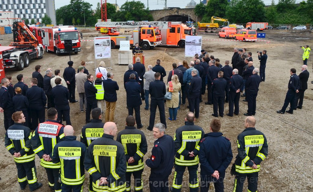 Erster Spatenstich Neues Feuerwehrzentrum Koeln Kalk Gummersbacherstr P075.JPG - Miklos Laubert